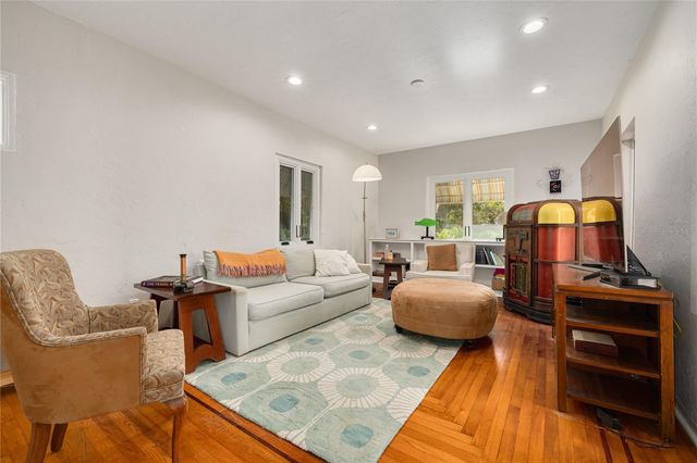 438 VILLAGRANDE AVENUE S, St Petersburg, FL 33707