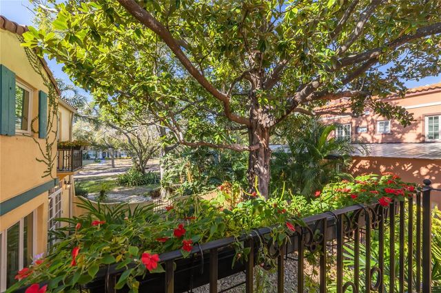 438 VILLAGRANDE AVENUE S, St Petersburg, FL 33707