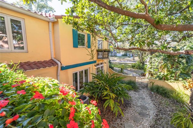 438 VILLAGRANDE AVENUE S, St Petersburg, FL 33707