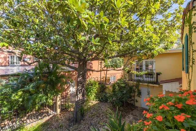 438 VILLAGRANDE AVENUE S, St Petersburg, FL 33707