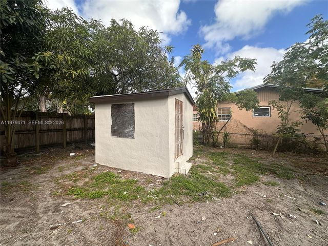 1361 NW 59th St, Miami, FL 33142