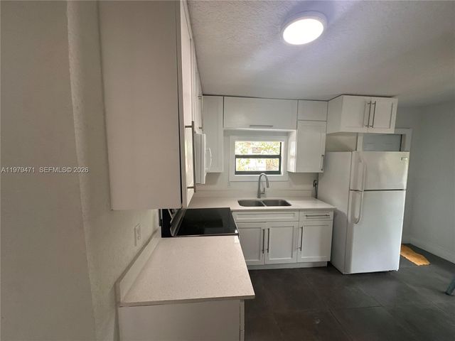 1361 NW 59th St, Miami, FL 33142