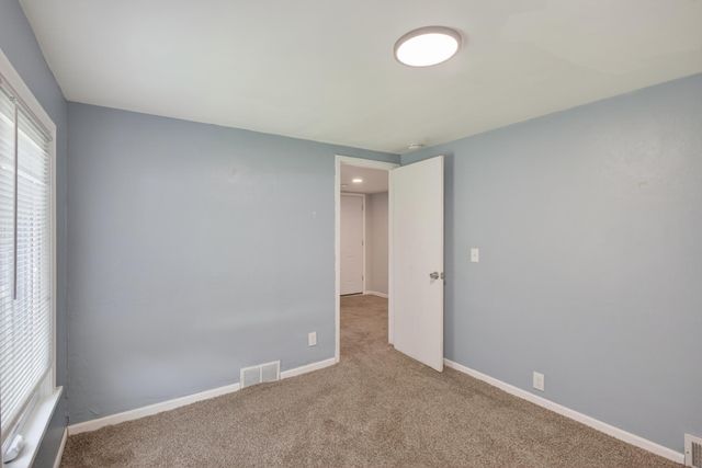 2401 14th Avenue E, North Saint Paul, MN 55109