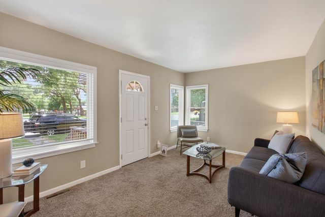 2401 14th Avenue E, North Saint Paul, MN 55109