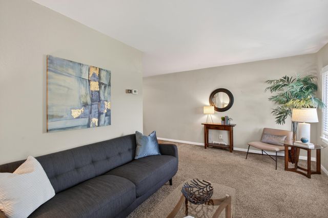 2401 14th Avenue E, North Saint Paul, MN 55109