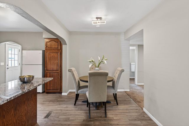 2401 14th Avenue E, North Saint Paul, MN 55109