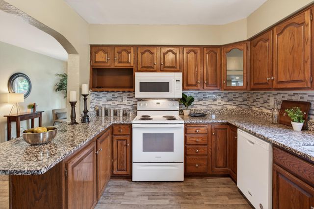 2401 14th Avenue E, North Saint Paul, MN 55109