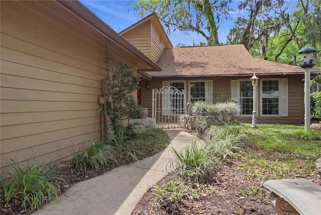 32 RAMBLEWOOD TRAIL, Deland, FL 32724