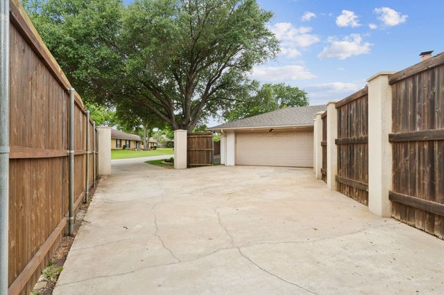 582 Perro Place, Highland Village, TX 75077