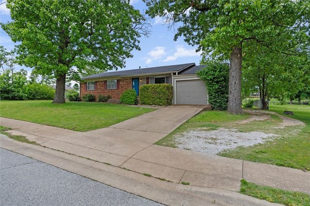 903 W Olrich Street, Rogers, AR 72756