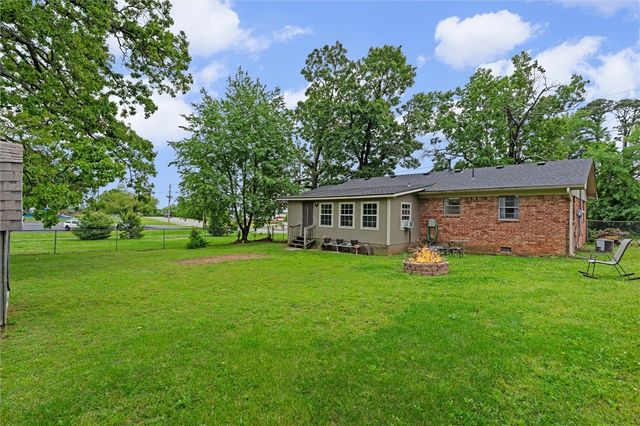 903 W Olrich Street, Rogers, AR 72756