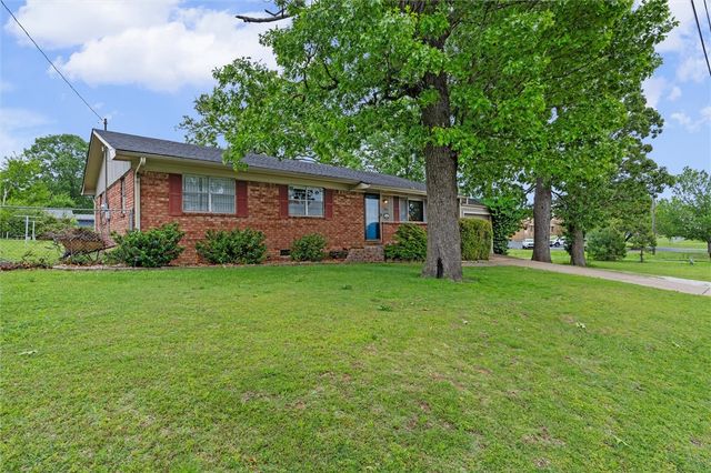 903 W Olrich Street, Rogers, AR 72756