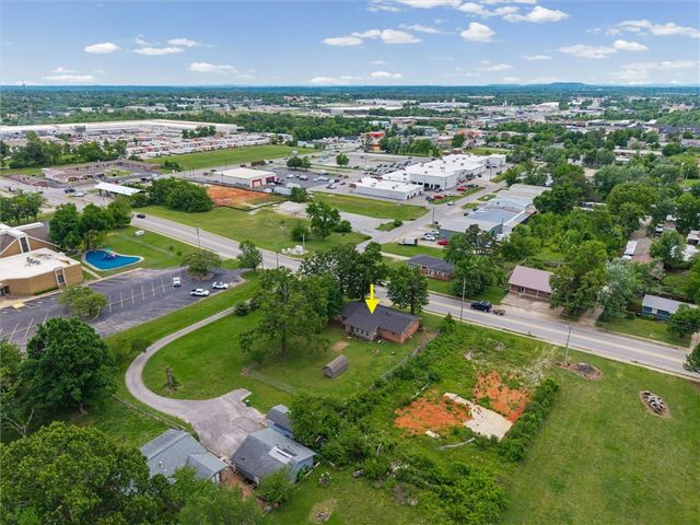 903 W Olrich Street, Rogers, AR 72756