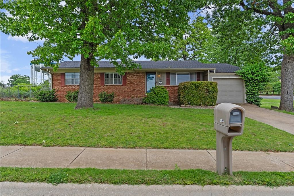 903 W Olrich Street, Rogers, AR 72756