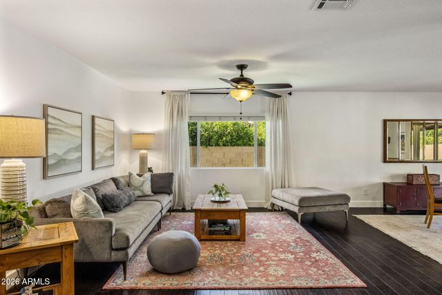 138 W SURREY Avenue, Phoenix, AZ 85029