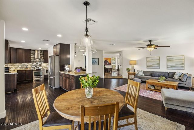 138 W SURREY Avenue, Phoenix, AZ 85029