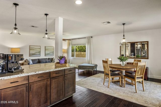 138 W SURREY Avenue, Phoenix, AZ 85029