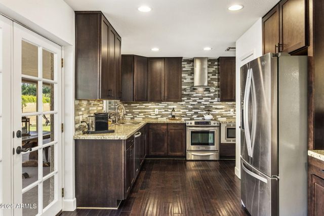 138 W SURREY Avenue, Phoenix, AZ 85029