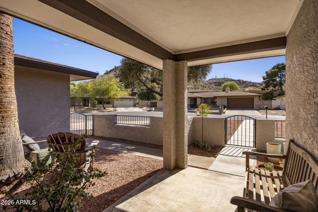 138 W SURREY Avenue, Phoenix, AZ 85029