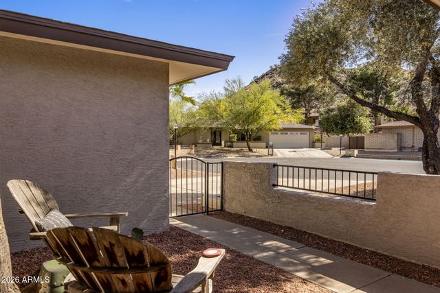 138 W SURREY Avenue, Phoenix, AZ 85029