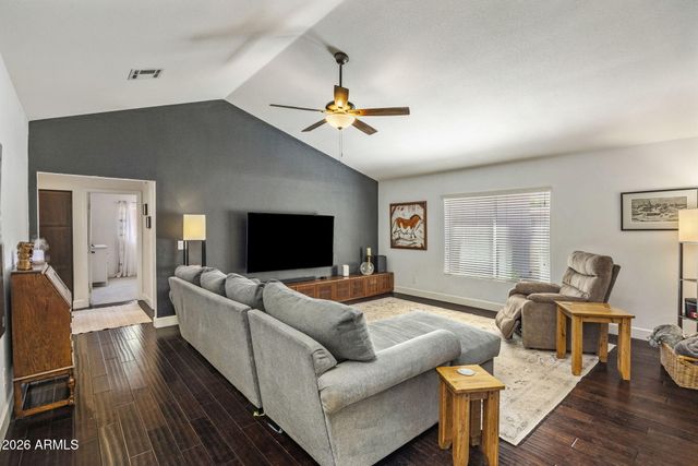 138 W SURREY Avenue, Phoenix, AZ 85029