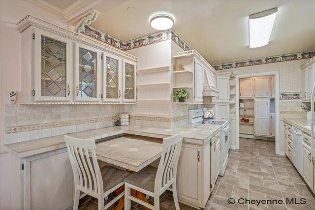 903 FOYER AVE, Cheyenne, WY 82001