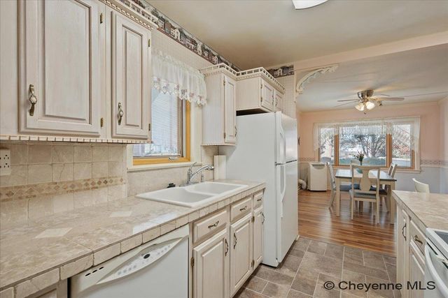 903 FOYER AVE, Cheyenne, WY 82001