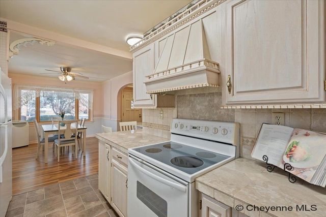 903 FOYER AVE, Cheyenne, WY 82001