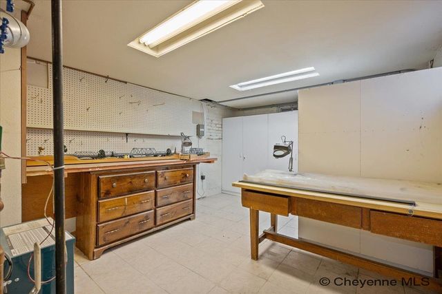 903 FOYER AVE, Cheyenne, WY 82001