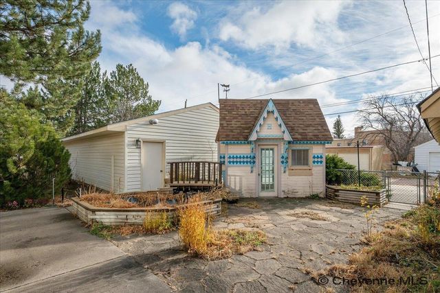 903 FOYER AVE, Cheyenne, WY 82001