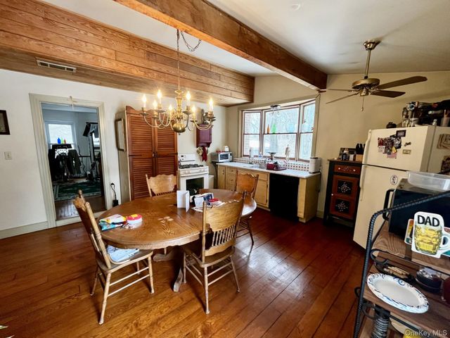 7 Gerhardy Court, East Islip, NY 11730