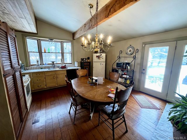 7 Gerhardy Court, East Islip, NY 11730