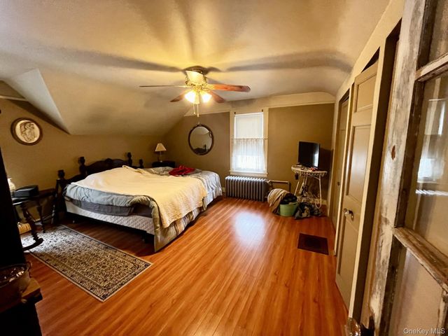 7 Gerhardy Court, East Islip, NY 11730