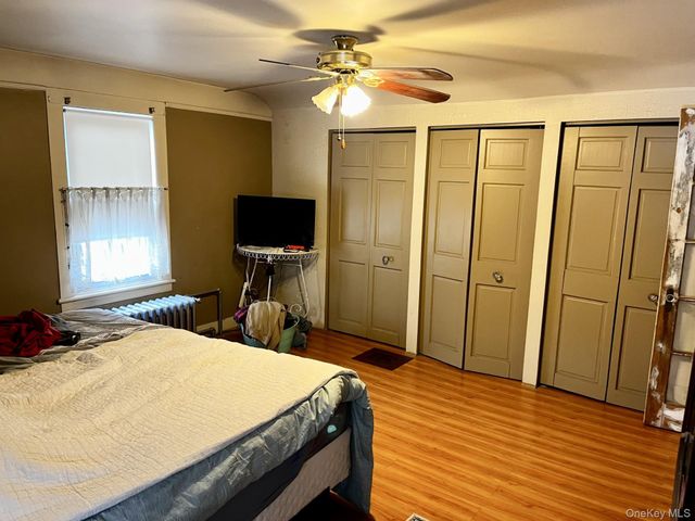 7 Gerhardy Court, East Islip, NY 11730