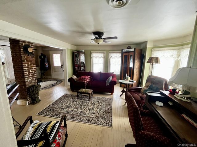 7 Gerhardy Court, East Islip, NY 11730