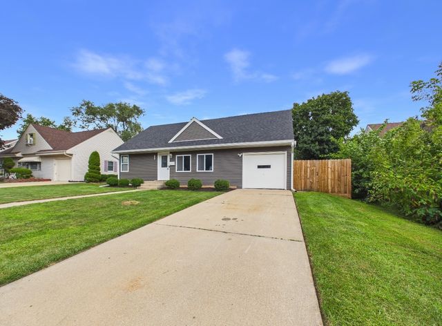 1328 LEAMAN Place, Rockford, IL 61108