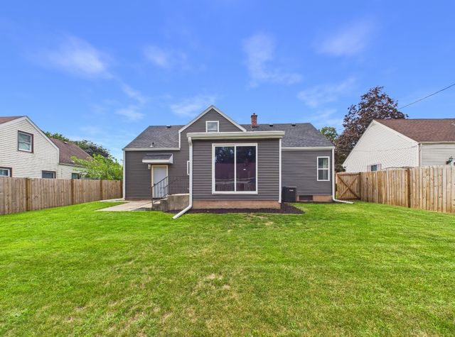 1328 LEAMAN Place, Rockford, IL 61108