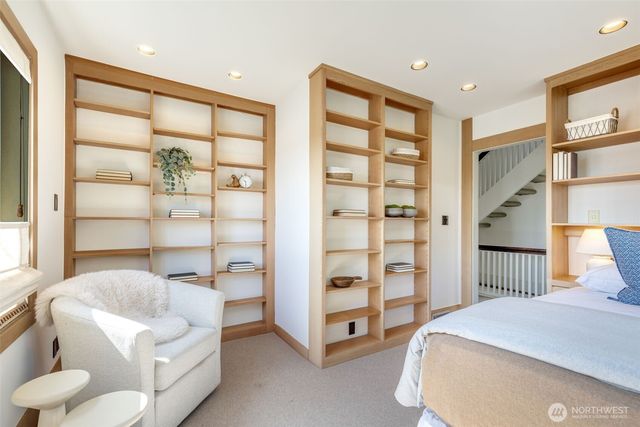 370 Highland Drive, Seattle, WA 98109