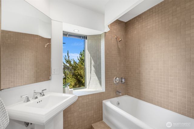 370 Highland Drive, Seattle, WA 98109