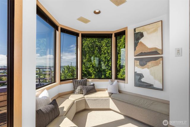 370 Highland Drive, Seattle, WA 98109