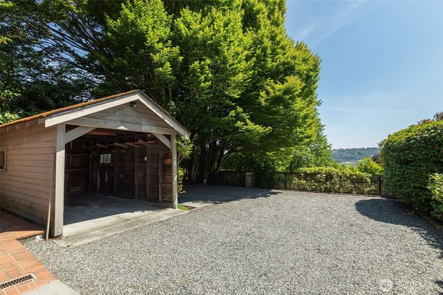 370 Highland Drive, Seattle, WA 98109