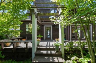 370 Highland Drive, Seattle, WA 98109