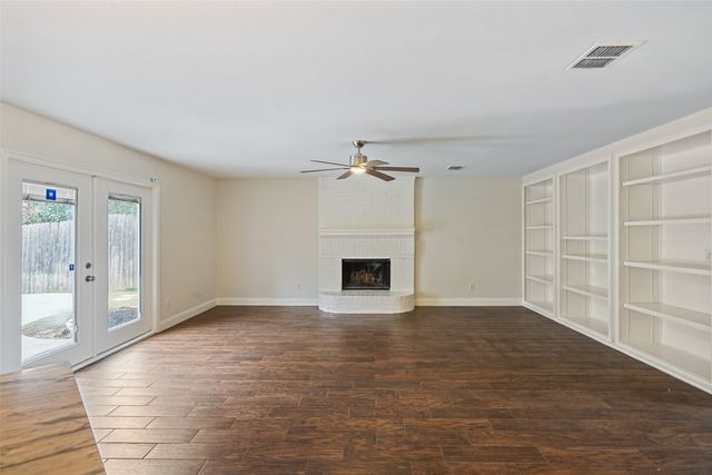 309 Ellicott Drive, Roanoke, TX 76262
