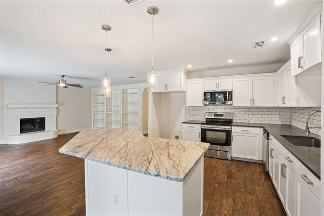 309 Ellicott Drive, Roanoke, TX 76262