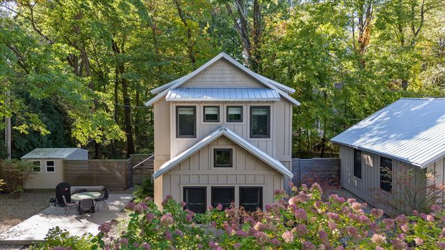 10222 Town Line Road A,B,C,D, Union Pier, MI 49129