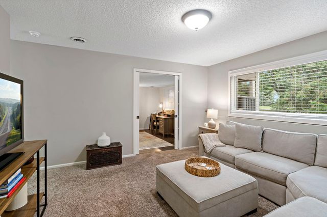 9215 190th Street W, Lakeville, MN 55044