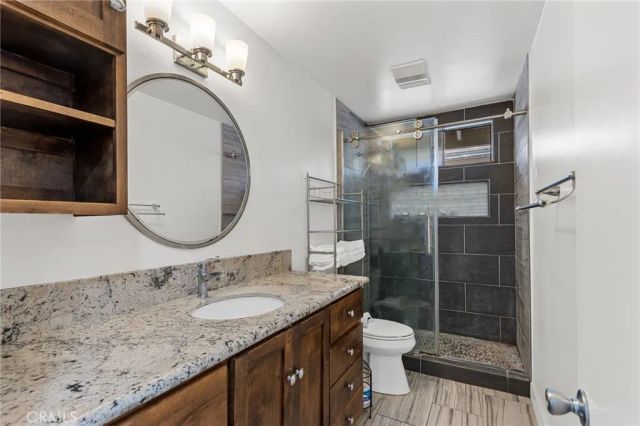 11736 215th, Lakewood, CA 90715