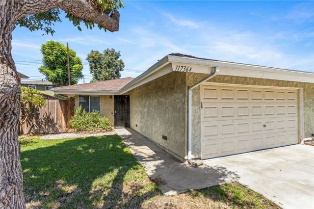 11736 215th, Lakewood, CA 90715