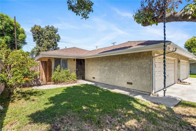 11736 215th, Lakewood, CA 90715
