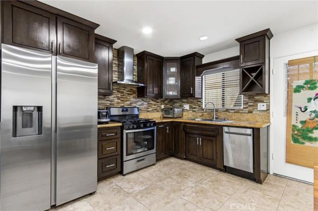 11736 215th, Lakewood, CA 90715